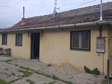 Eladó Ház 6100 Kiskunfélegyháza , Belvárosi legbelső lakrész saját udvarrésszel