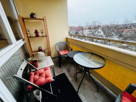 Eladó Lakás 1148 Budapest 14. kerület , Azonnal birtokba vehető lakás, nagyon jó lokációval!