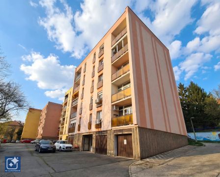 Eladó Lakás 7624 Pécs , ===Felújitandó lakás Kacsóh Pongrác utcában===