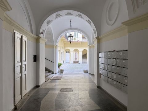 Eladó Lakás 1051 Budapest 5. kerület 