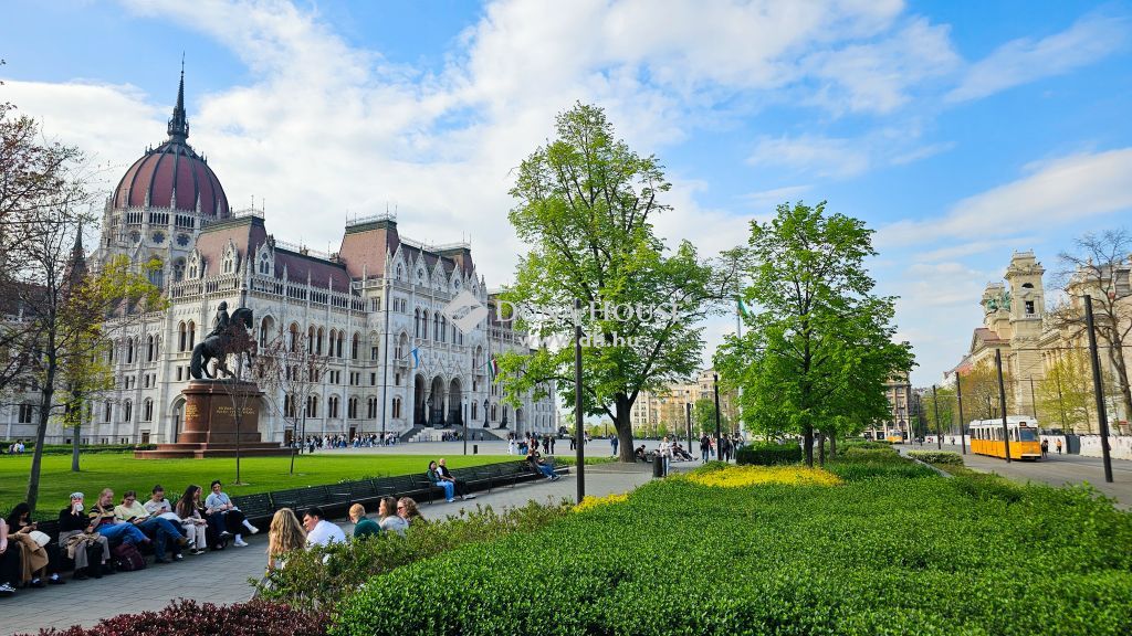 1055 Budapest 5. kerület , FALK MIKSA utcánál napos, 2 szobás lakás! — 1/30
