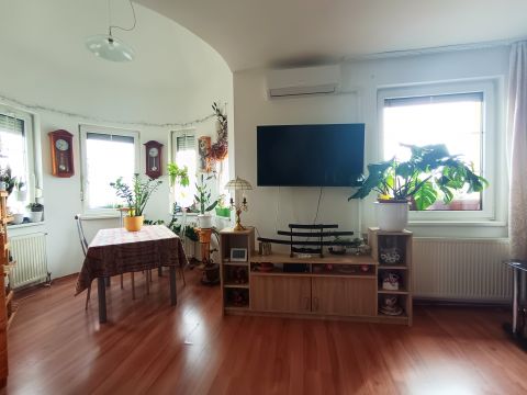 Eladó Lakás 9400 Sopron , jól megközelíthető városi környezetben