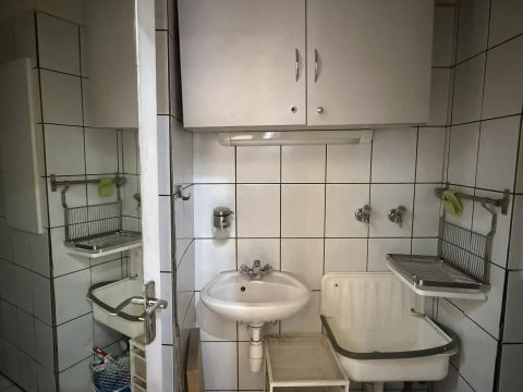 Eladó Üzlethelyiség 1064 Budapest 6. kerület 