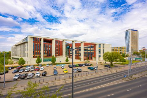 Eladó Lakás 1091 Budapest 9. kerület SOTE mellett, akár 5 szobássá alakítható, emeleti 118 nm-es