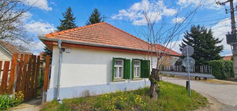 Eladó Ház 2251 Tápiószecső 