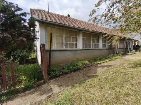 Eladó Ház 2422 Mezőfalva  Mezőfalva-Vörösmarty utcában,vegyes falazatú ház eladó!