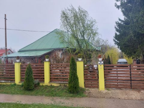 Eladó Ház 2060 Bicske 