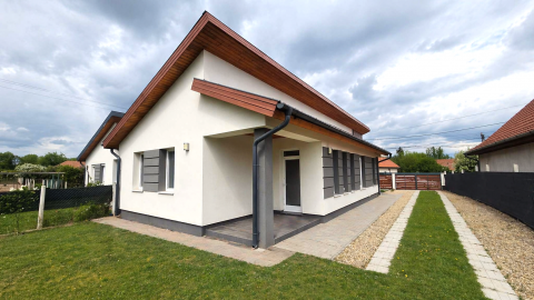 Eladó Ház 2730 Albertirsa , Igényes otthon, Albertirsa egyik legjobb részén!