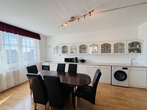 Eladó Lakás 4032 Debrecen , Újkert frekventált részén 3 szobás, panorámás lakás