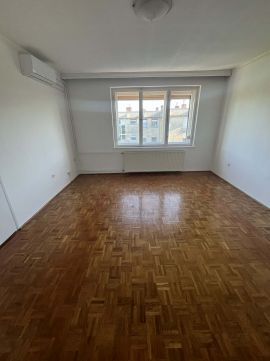 Eladó Lakás 9330 Kapuvár , Nádasdy park közelében