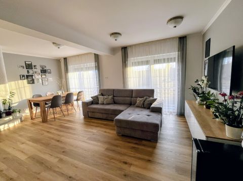 Eladó Lakás 6500 Baja , csendes utcájában