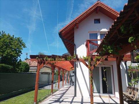 Eladó Ház 1161 Budapest 16. kerület Nap utca