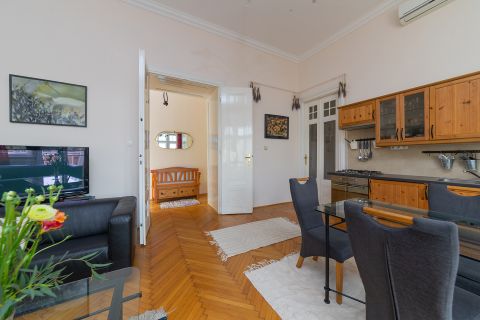 Eladó Lakás 1065 Budapest 6. kerület 