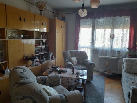 Eladó Lakás 5000 Szolnok 