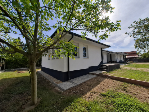 Eladó Ház 2360 Gyál új építésű, nappali + 3 szobás ikerfél