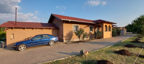 Eladó Ház 2461 Tárnok Öreghegyen.