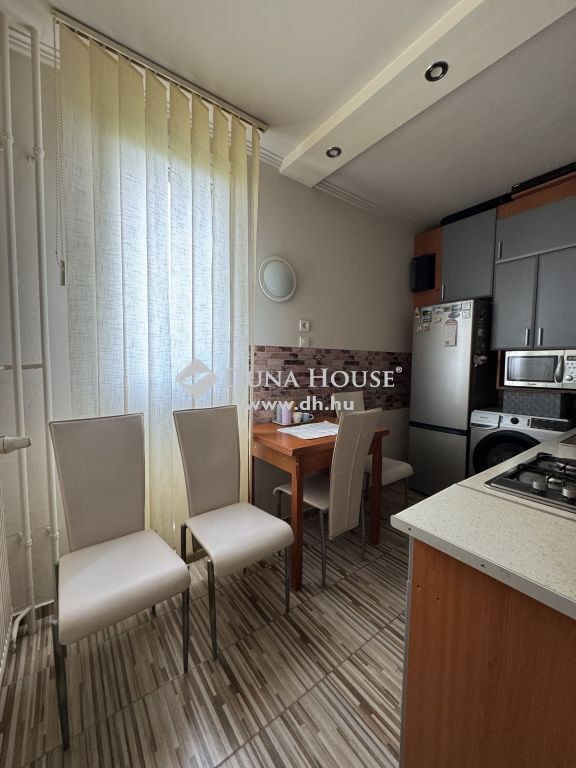 7632 Pécs , Kertváros — 1/16