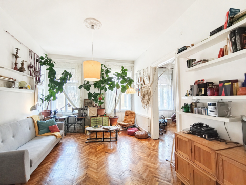 Eladó Lakás 1084 Budapest 8. kerület , VIII. Óbudai Egyeterm közelében tágas, világos lakás