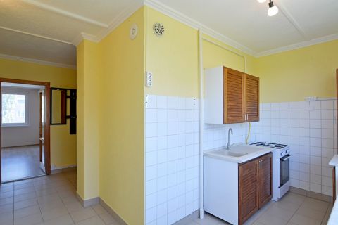 Kiadó Lakás 6000 Kecskemét , Pákozdi csata utcában kiadó bútorozatlan 2 szobás lakás