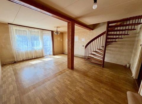 Eladó Lakás 8000 Székesfehérvár , Székesfehérvár, Öreghegy térségében