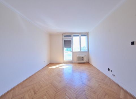Eladó Lakás 1181 Budapest 18. kerület 1181 Budapest 18, Szent Lőrinc telep központ