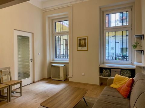 Eladó Lakás 1062 Budapest 6. kerület , AZONNAL KÖLTÖZHETŐ, FRISSEN FELÚJÍTOTT LAKÁS AZ EPRESKERTNÉL
