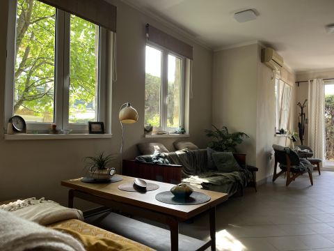 Eladó Lakás 2096 Üröm , újszerű, teraszos lakás közvetlen a III. kerület határán
