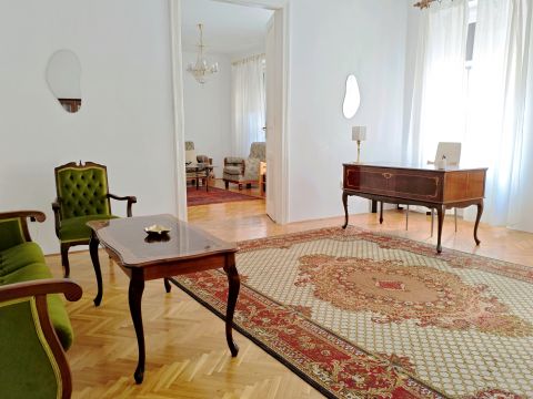 Eladó Lakás 7621 Pécs , 'Király utcai polgári otthon'