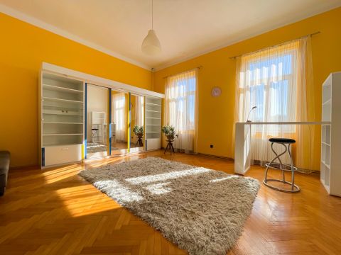Eladó Lakás 7621 Pécs 