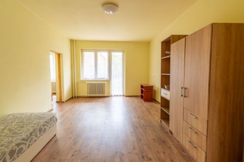 Eladó Lakás 8000 Székesfehérvár 
