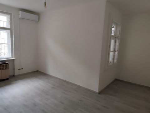 Eladó Lakás 1089 Budapest 8. kerület , Remek lehetőség a 8. kerületben