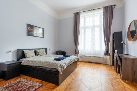 Eladó Lakás 1077 Budapest 7. kerület , 7. KERÜLET - NAGYPOLGÁRI BEFEKTETÉS KARAKTERREL