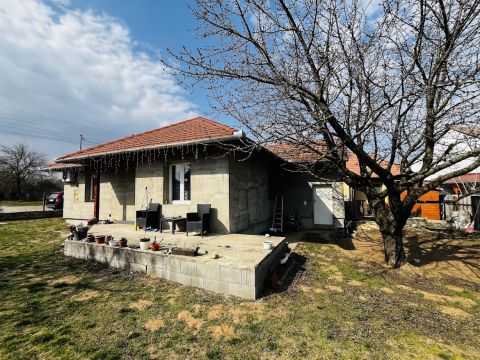 Eladó Ház 2251 Tápiószecső Önálló, 2 szobás családi ház nagy 827 nm-es telekkel!