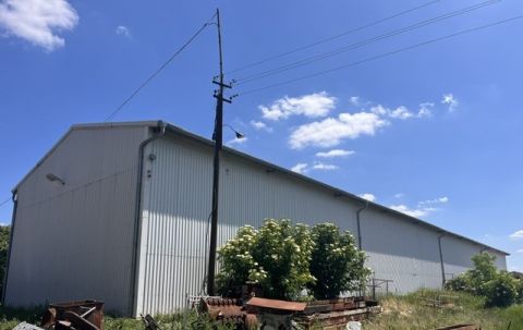 Eladó Ipari 6640 Csongrád , Csongrádon iparterület csarnokokkal, irodaépülettel
