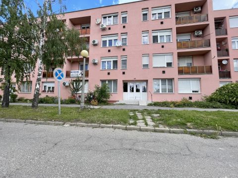 Eladó Lakás 2750 Nagykőrös , Ceglédi ut Közelében 