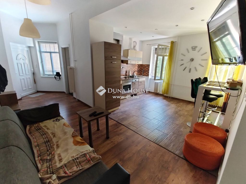 7623 Pécs , Egyetemvárosban 2szoba+nappalis felújított lakás — 1/10