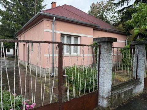 Eladó Ház 2500 Esztergom 