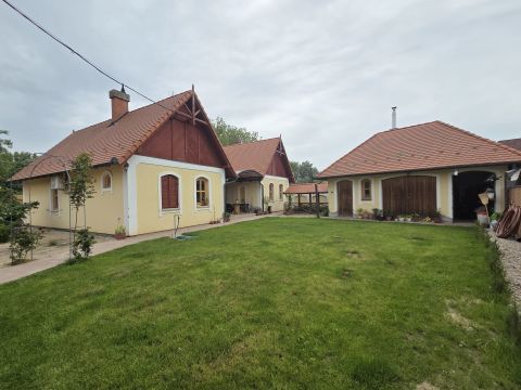 Eladó Ház 5093 Vezseny , Vezseny
