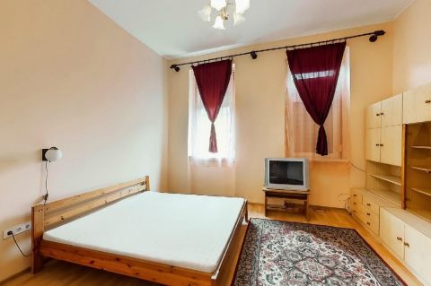 Eladó Ház 1158 Budapest 15. kerület 1158 Budapest 15, Családi házas környezet