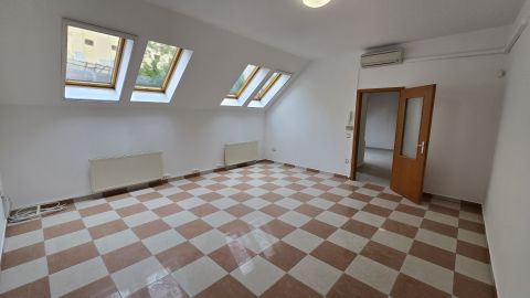 Eladó Lakás 8200 Veszprém 