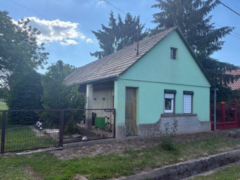 Eladó Ház 8136 Lajoskomárom 