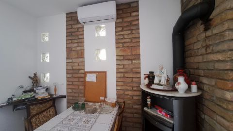 Kiadó Ház 7754 Bóly 