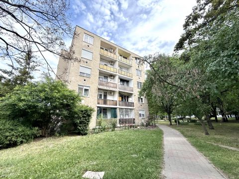 Eladó Lakás 1181 Budapest 18. kerület , KISZ ltp.-n "kocka" házban, 2. emeleti, 56 nm-es 2 szobás