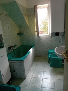 Eladó Ház 1153 Budapest 15. kerület 2 generációs családiház