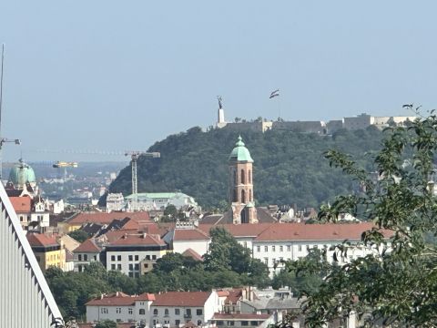 Eladó Lakás 1022 Budapest 2. kerület , Fillér utcában felújított, erkélyes, 