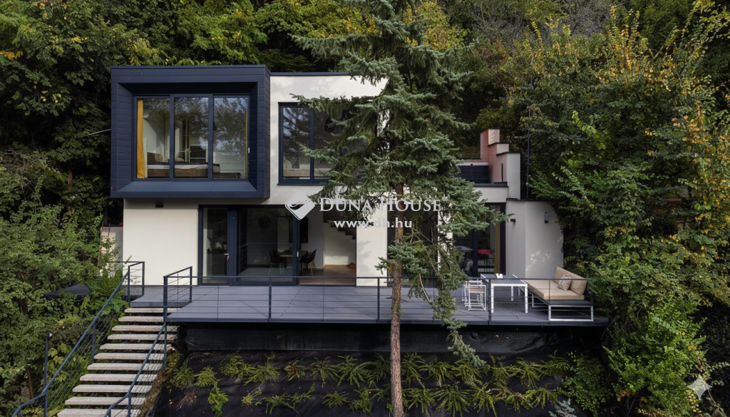 8172 Balatonakarattya , Szabadstrandhoz közel — 1/19