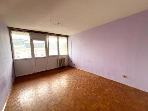 Eladó Lakás 2500 Esztergom 