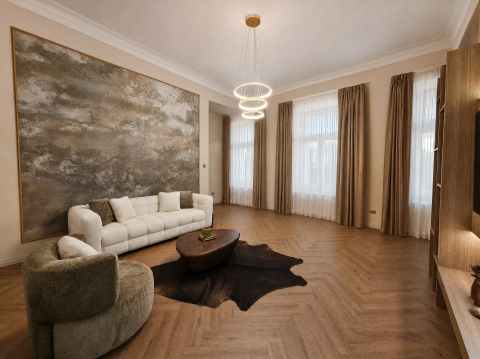 Eladó Lakás 1054 Budapest 5. kerület , Igazi kuriózum - Báthory utcára néző luxus lakás