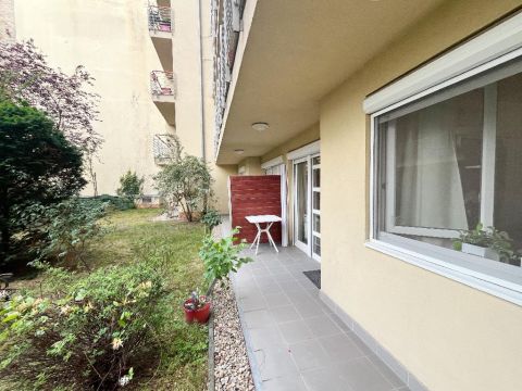 Eladó Lakás 1089 Budapest 8. kerület , 1089 Budapest 8, Nemzeti Közszolgálati Egyetem szomszédságában