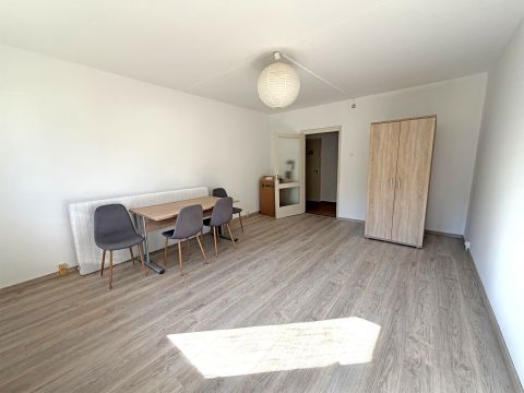 Eladó Lakás 6000 Kecskemét AZONNAL KÖLTÖZHETŐ FÖLDSZINTI LAKÁS